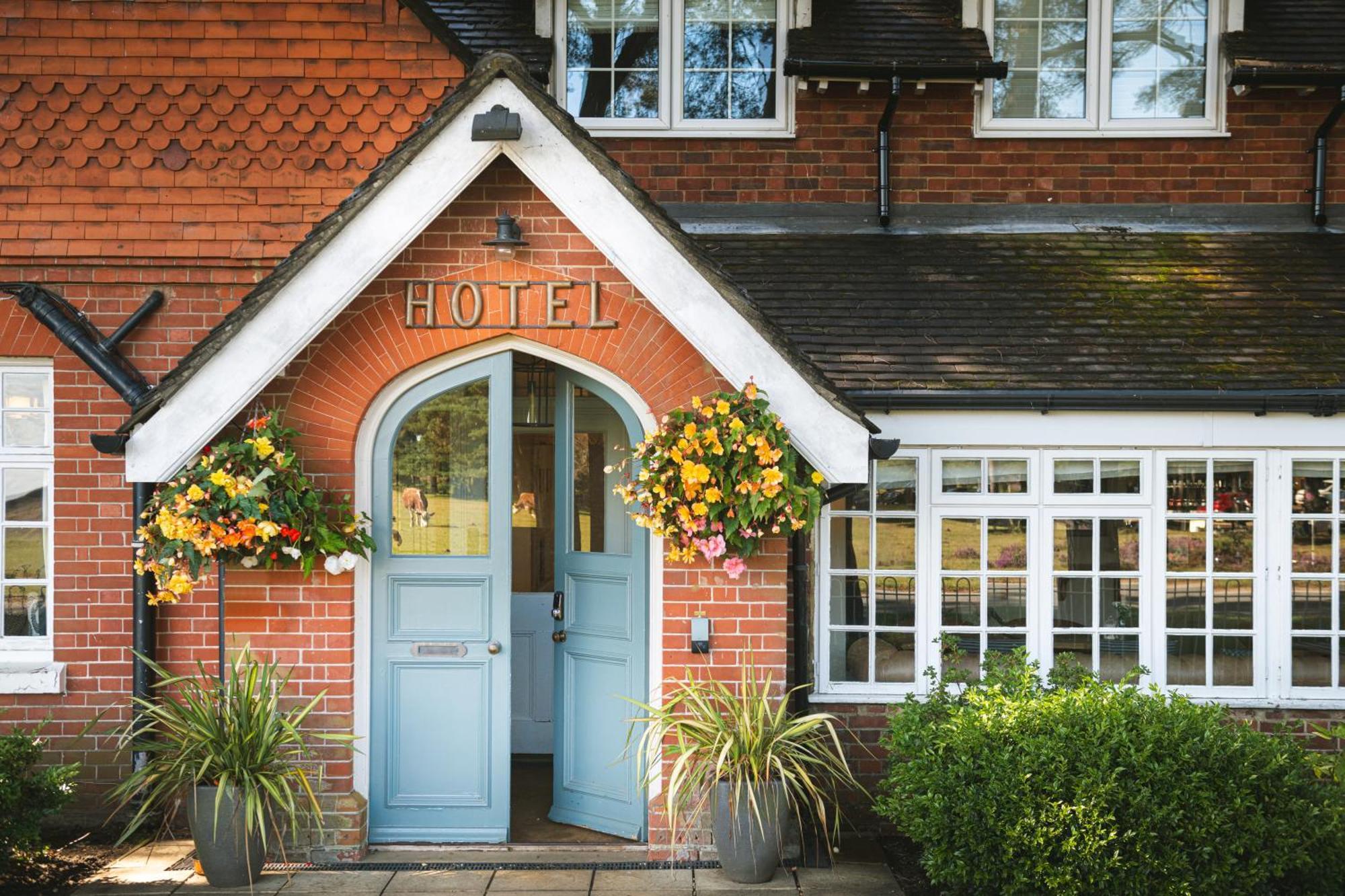 Beaulieu Hotel ลินด์เฮิร์สต์ ภายนอก รูปภาพ