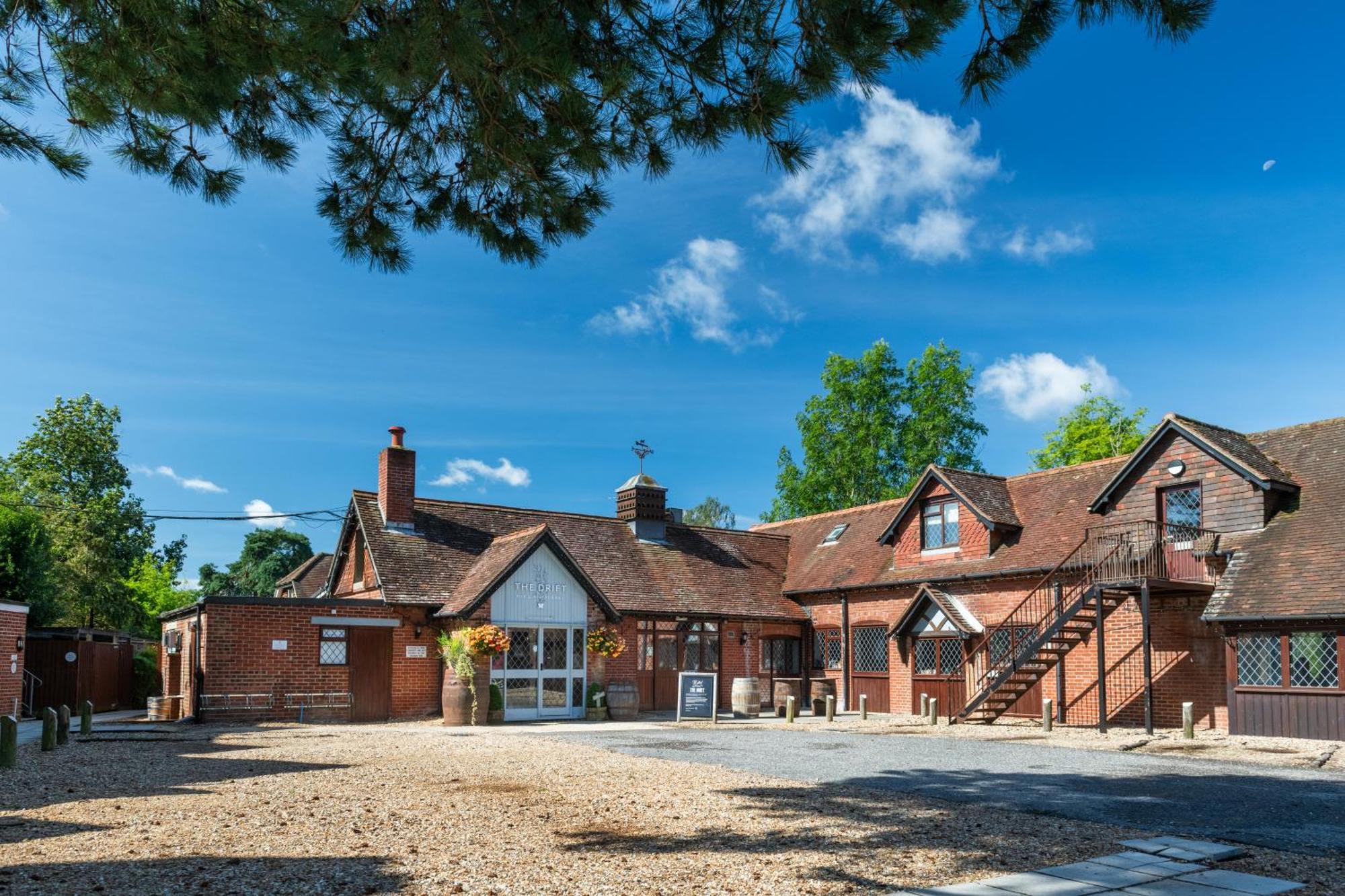 Beaulieu Hotel ลินด์เฮิร์สต์ ภายนอก รูปภาพ