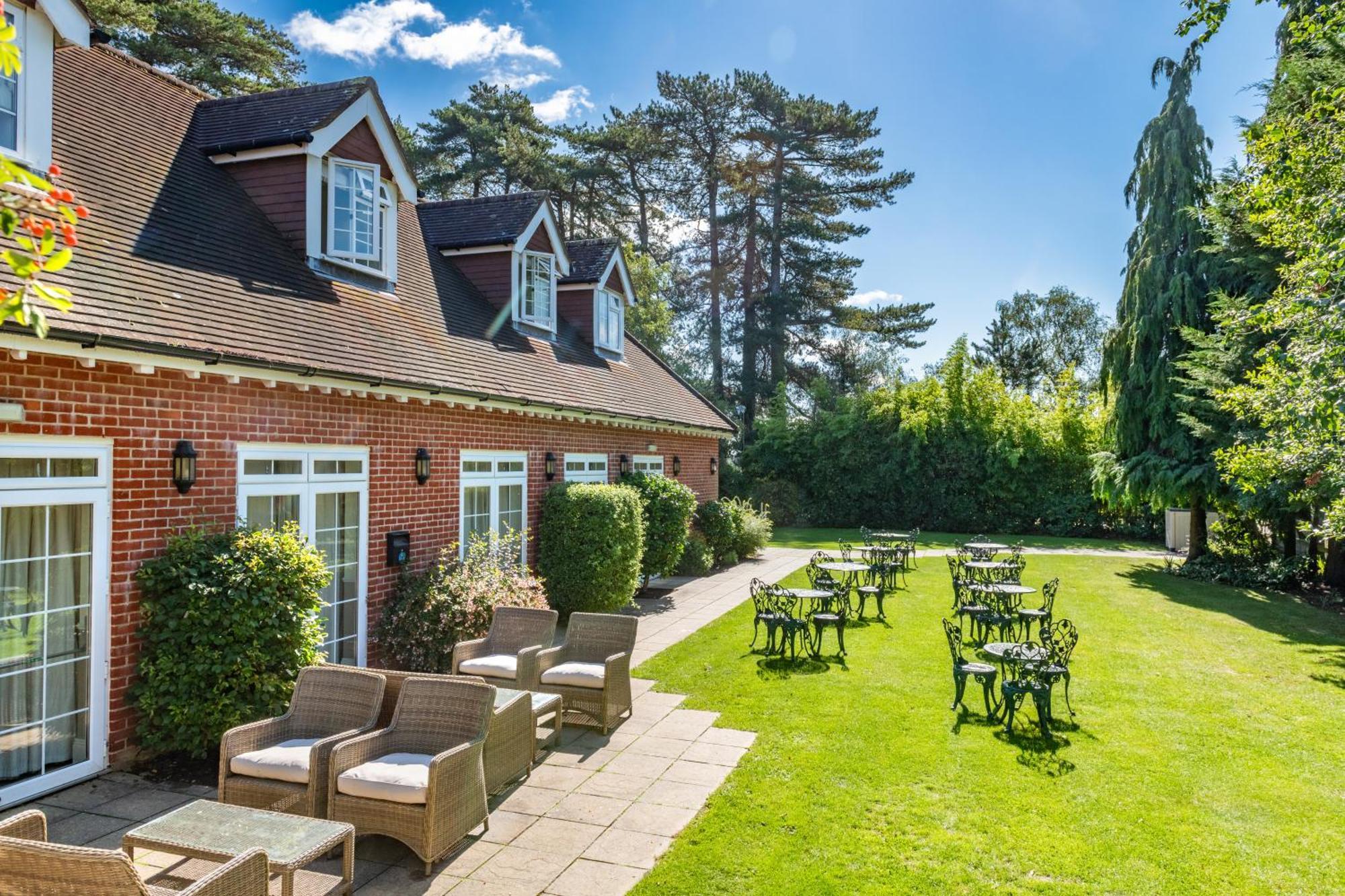 Beaulieu Hotel ลินด์เฮิร์สต์ ภายนอก รูปภาพ