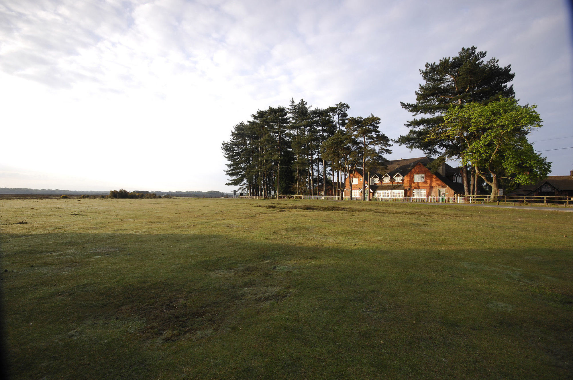 Beaulieu Hotel ลินด์เฮิร์สต์ ภายนอก รูปภาพ